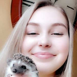 Meet your Posher, Hannah